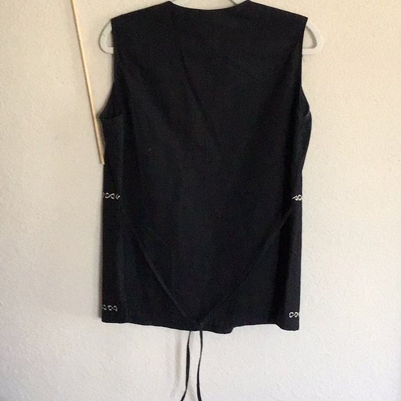 CATO black & cream sleeveless top with back tie detail. See measurements - Picture 4 of 4